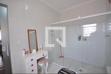 Casa à venda com 180m², 3 quartos e 2 vagasBanheiro do Quarto Suíte