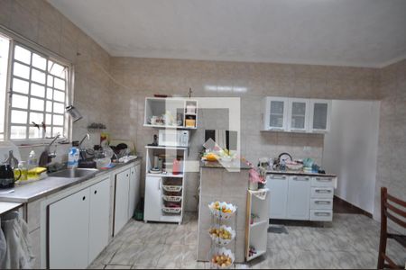 Casa à venda com 180m², 3 quartos e 2 vagasCozinha