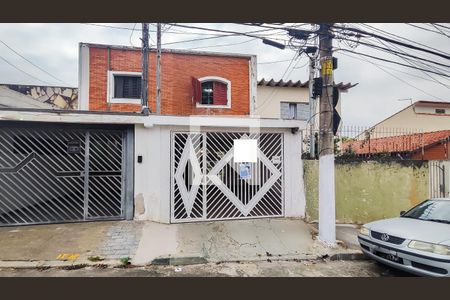 Casa à venda com 120m², 2 quartos e 1 vagaFachada