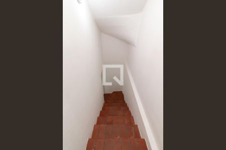 Casa à venda com 120m², 2 quartos e 1 vagaEscada