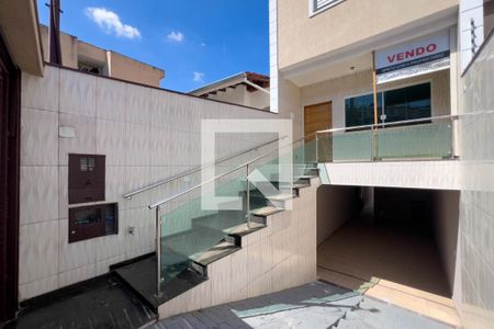 Casa à venda com 141m², 3 quartos e 3 vagas Casa à venda com 141m², 3 quartos e 3 vagasEntrada