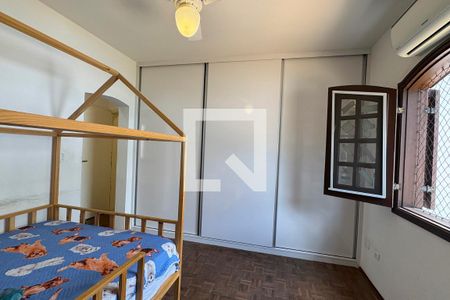 Casa de condomínio à venda com 385m², 4 quartos e 3 vagasSuíte 2