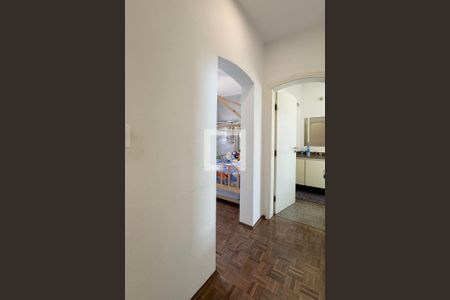 Casa de condomínio à venda com 385m², 4 quartos e 3 vagasBanheiro da Suíte 2