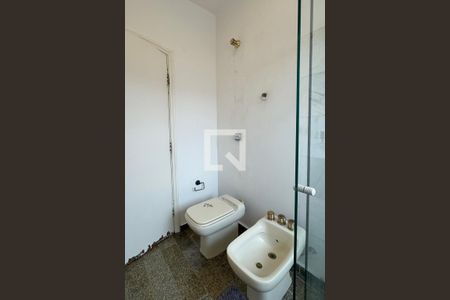 Casa de condomínio à venda com 385m², 4 quartos e 3 vagasBanheiro Corredor