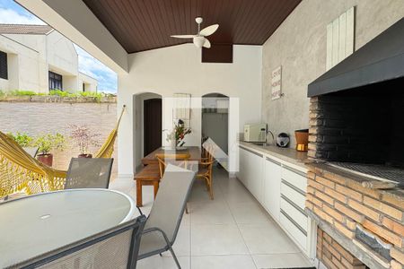 Casa de condomínio à venda com 385m², 4 quartos e 3 vagasChurrasqueira