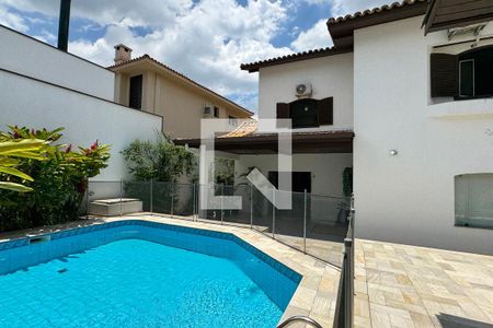 Casa de condomínio à venda com 385m², 4 quartos e 3 vagasPiscina