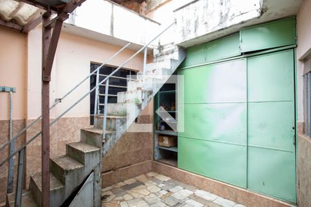 Casa à venda com 220m², 2 quartos e 2 vagas Casa à venda com 220m², 2 quartos e 2 vagasÁrea externa