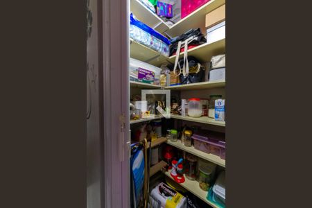 Casa à venda com 170m², 2 quartos e 2 vagas Casa à venda com 170m², 2 quartos e 2 vagasDespensa