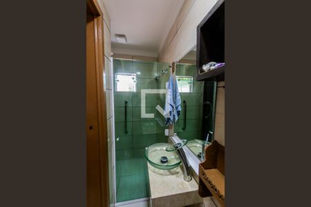 Casa à venda com 129m², 4 quartos e 2 vagas Casa à venda com 129m², 4 quartos e 2 vagasBanheiro da Suíte