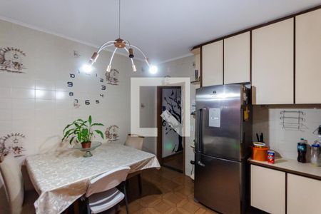 Casa à venda com 129m², 4 quartos e 2 vagas Casa à venda com 129m², 4 quartos e 2 vagasCozinha