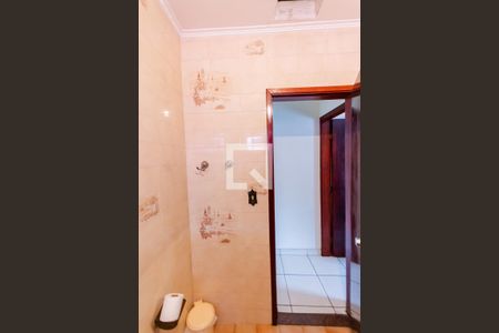 Casa à venda com 129m², 4 quartos e 2 vagas Casa à venda com 129m², 4 quartos e 2 vagasBanheiro