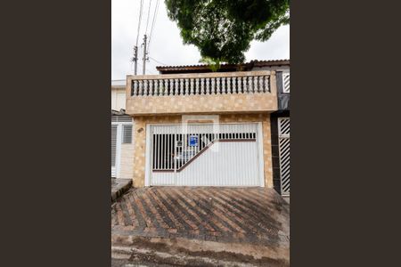Casa à venda com 129m², 4 quartos e 2 vagas Casa à venda com 129m², 4 quartos e 2 vagasFachada