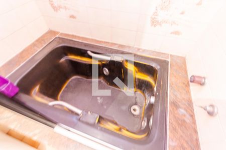 Casa à venda com 129m², 4 quartos e 2 vagas Casa à venda com 129m², 4 quartos e 2 vagasBanheira