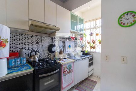 Apartamento à venda com 84m², 2 quartos e 1 vaga Apartamento à venda com 84m², 2 quartos e 1 vagaCozinha e Área de Serviço