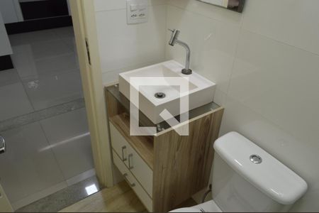 Casa de condomínio à venda com 250m², 2 quartos e 3 vagas Casa de condomínio à venda com 250m², 2 quartos e 3 vagasBanheiro