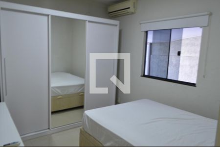 Casa de condomínio à venda com 250m², 2 quartos e 3 vagas Casa de condomínio à venda com 250m², 2 quartos e 3 vagasQuarto