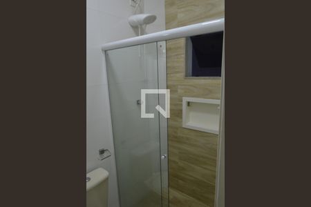 Casa de condomínio à venda com 250m², 2 quartos e 3 vagas Casa de condomínio à venda com 250m², 2 quartos e 3 vagasBanheiro da Suíte