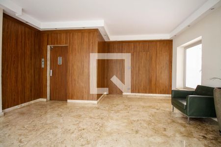 Apartamento para alugar com 250m², 3 quartos e 1 vaga Apartamento para alugar com 250m², 3 quartos e 1 vagaHall Social e Elevador