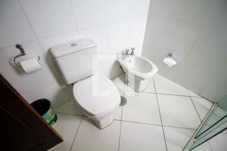 Apartamento para alugar com 250m², 3 quartos e 1 vaga Apartamento para alugar com 250m², 3 quartos e 1 vagaBanheiro 2