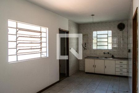 Casa à venda com 200m², 4 quartos e 1 vaga Casa à venda com 200m², 4 quartos e 1 vagaCozinha