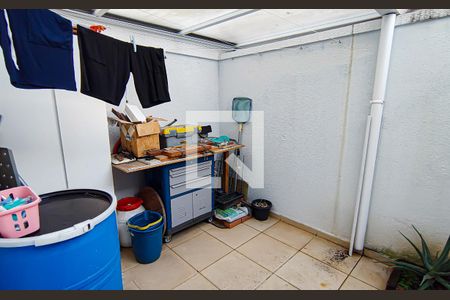 Casa à venda com 98m², 2 quartos e 2 vagasárea de serviço