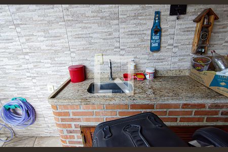 Casa à venda com 98m², 2 quartos e 2 vagasfrente da casa - churrasqueira