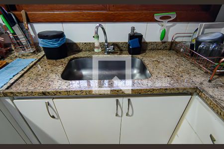 Casa à venda com 98m², 2 quartos e 2 vagascozinha