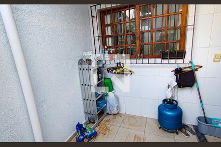 Casa à venda com 98m², 2 quartos e 2 vagasárea de serviço