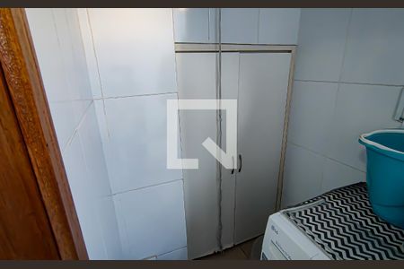 Casa à venda com 98m², 2 quartos e 2 vagasárea de serviço