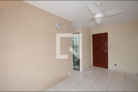 Sala de apartamento para alugar com 2 quartos, 54m² em Jardim Sulacap, Rio de Janeiro