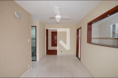 Sala de apartamento para alugar com 2 quartos, 54m² em Jardim Sulacap, Rio de Janeiro