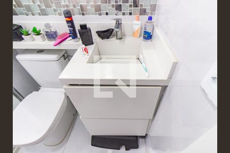 Apartamento à venda com 65m², 2 quartos e 1 vaga Apartamento à venda com 65m², 2 quartos e 1 vagaBanheiro da Suíte