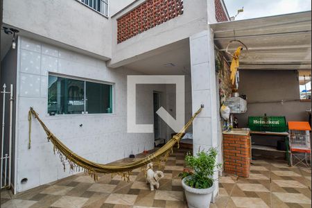 Casa à venda com 178m², 3 quartos e 4 vagas Casa à venda com 178m², 3 quartos e 4 vagasQuintal