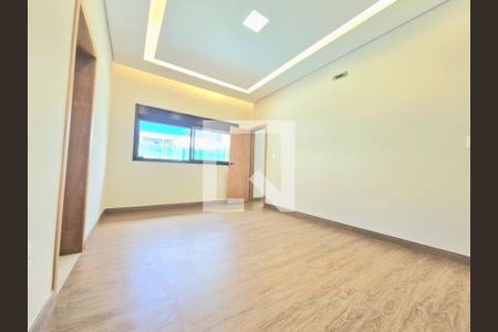 Casa de condomínio à venda com 225m², 4 quartos e 4 vagas Casa de condomínio à venda com 225m², 4 quartos e 4 vagasSuíte 2
