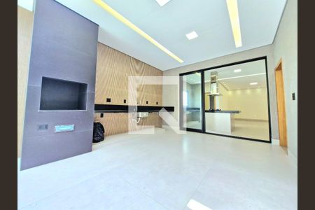 Casa de condomínio à venda com 225m², 4 quartos e 4 vagas Casa de condomínio à venda com 225m², 4 quartos e 4 vagasÁrea comum - Churrasqueira