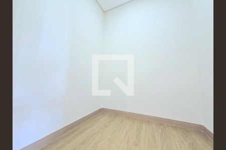 Casa de condomínio à venda com 225m², 4 quartos e 4 vagas Casa de condomínio à venda com 225m², 4 quartos e 4 vagasClosed