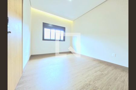 Casa de condomínio à venda com 225m², 4 quartos e 4 vagas Casa de condomínio à venda com 225m², 4 quartos e 4 vagasQuarto 2