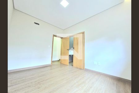 Casa de condomínio à venda com 225m², 4 quartos e 4 vagas Casa de condomínio à venda com 225m², 4 quartos e 4 vagasQuarto 2