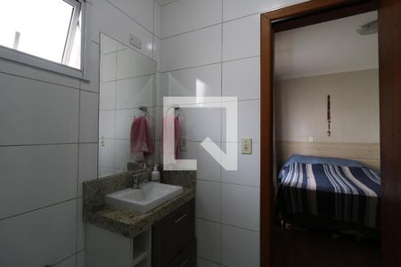 Casa de condomínio à venda com 132m², 2 quartos e 2 vagasBanheiro da Suíte