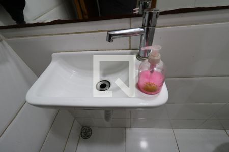 Casa de condomínio à venda com 132m², 2 quartos e 2 vagasLavabo - Pia