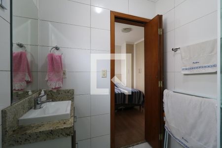 Casa de condomínio à venda com 132m², 2 quartos e 2 vagasBanheiro da Suíte