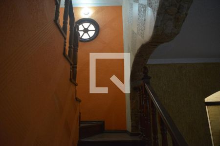 Casa para alugar com 240m², 4 quartos e 2 vagasEscada