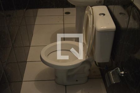 Casa para alugar com 240m², 4 quartos e 2 vagasBanheiro Social