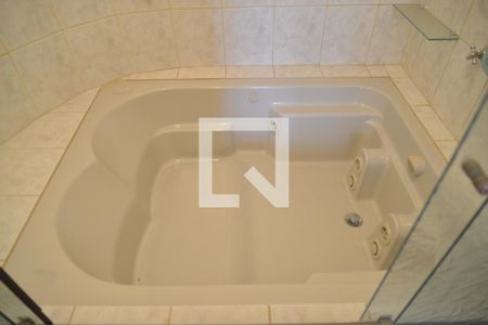 Casa para alugar com 240m², 4 quartos e 2 vagasBanheira