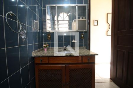 Casa à venda com 298m², 4 quartos e 2 vagasBanheiro Social