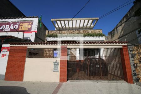Casa à venda com 298m², 4 quartos e 2 vagasFachada