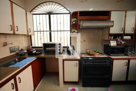 Casa à venda com 298m², 4 quartos e 2 vagasCozinha