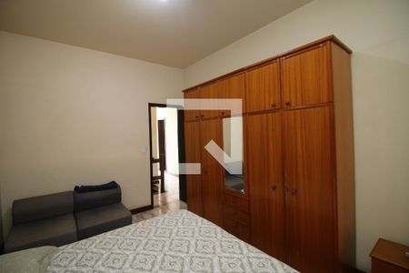 Casa à venda com 298m², 4 quartos e 2 vagasQuarto 2