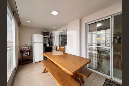 Apartamento à venda com 115m², 3 quartos e 2 vagas Apartamento à venda com 115m², 3 quartos e 2 vagasVaranda gourmet