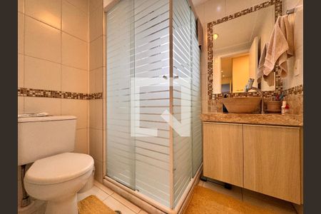 Apartamento à venda com 115m², 3 quartos e 2 vagas Apartamento à venda com 115m², 3 quartos e 2 vagasBanheiro da Suíte